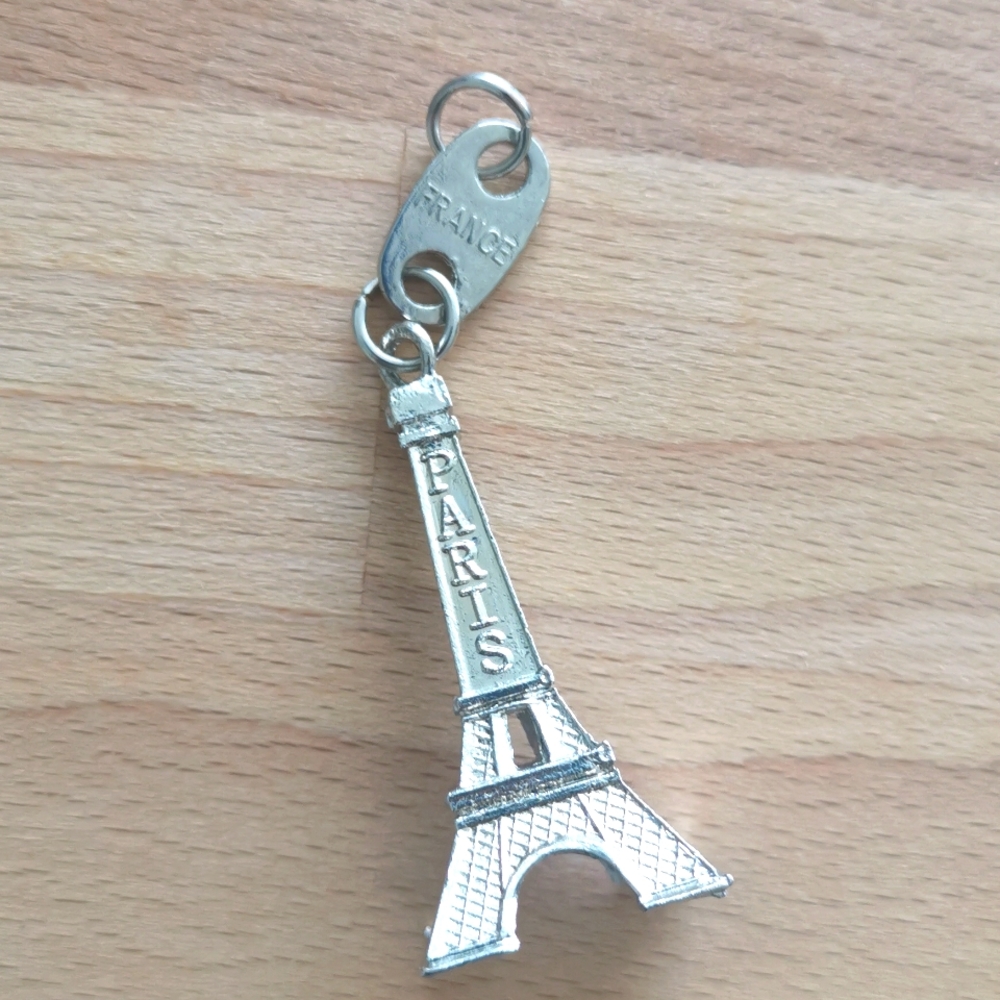 Vintage Paris eiffel Tower souvenir key chain